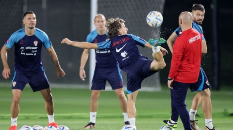 绿茵舞者战前律动 魔笛轻颠决胜序曲