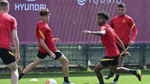 罗马城暗流涌动 红狼欧联杯前最后一练