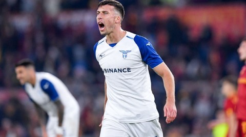 罗马德比烽烟再起 蓝鹰一击致命破红狼