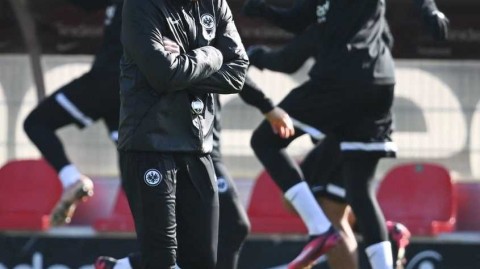 法兰克福全队备战欧冠关键战役