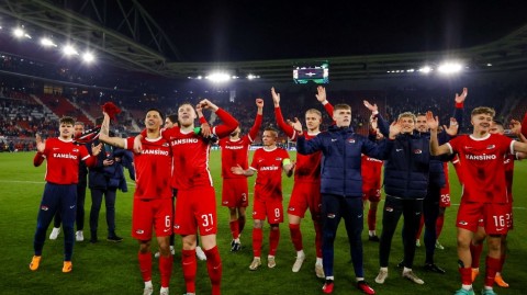 荷甲劲旅主场扬威 欧协联激战点球决胜