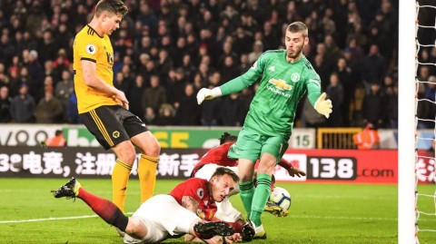 菲尔·琼斯再献表情包 曼联客场憾负狼队