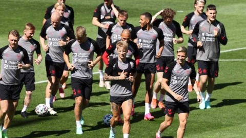 因斯布鲁克的最后一练：丹麦战士的欧洲杯前夜