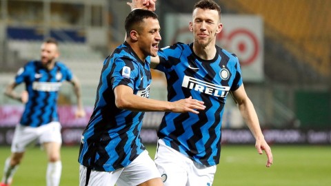 蓝黑军团攻克塔尔迪尼，桑切斯双响炮助国米六分领跑