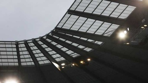 伊蒂哈德球场的蓝色悲喜夜：曼城夺冠梦碎，切尔西补时绝唱