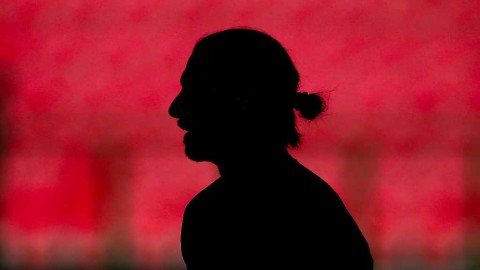 揭秘镜头下的兹拉坦：当神塔陷入博彩风波前后的瞬间