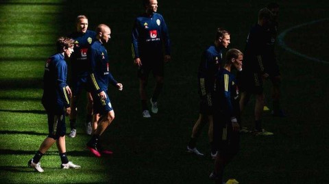 北欧雪原的赛前回响：瑞典国家队欧国联激战前夜