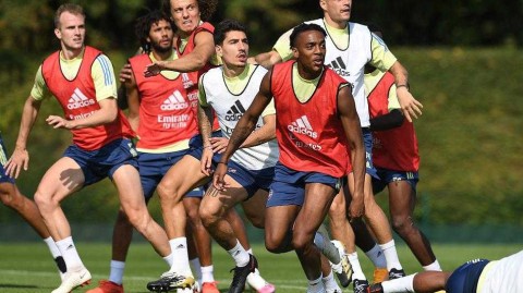 兵工厂的蓝色序曲：枪手青年军静候狐狸城挑战