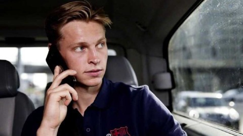 巴萨新偶像降临！弗兰基·德容亮相诺坎普首日全记录