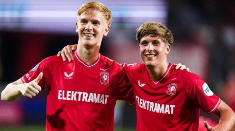 荷甲劲旅主场告捷 欧协联资格赛激战正酣