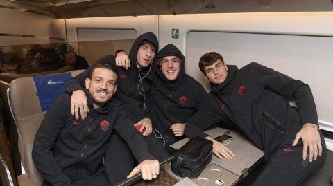 红狼军团的铁轨征途：罗马队乘火车北上梅阿查