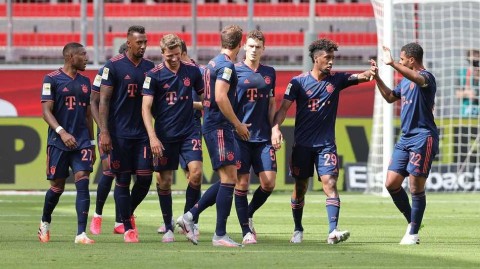 德甲史诗逆转：拜仁客场四球风暴击溃药厂，纪录之夜书写新传奇