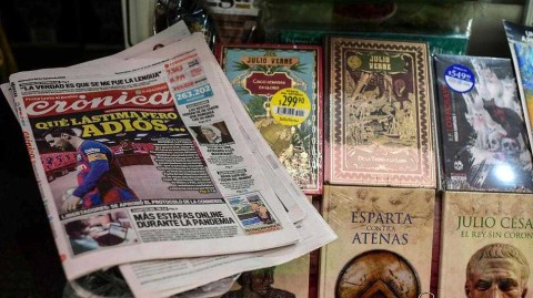 潘帕斯雄鹰折翼时刻：阿根廷报纸头版见证梅西告别巴萨的惊雷