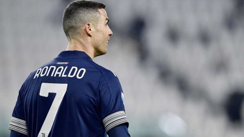 斑马军团逆转取胜，C罗补时建功追平传奇纪录