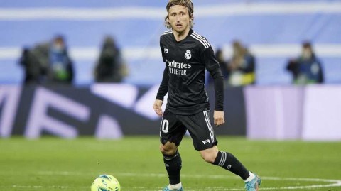 传奇中场续写伯纳乌华章 莫德里奇与皇家马德里再续一年辉煌