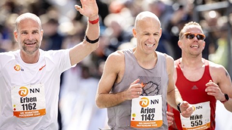 老当益壮！绿茵飞侠破风冲线马拉松传奇再续