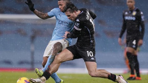 蓝月当空，破茧登顶：曼城二比零力克维拉背后的坚韧与光芒