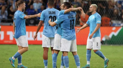 欧国联烽火：蓝白勇士逆转奏凯歌