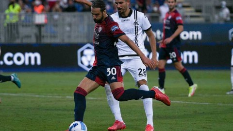 意甲揭幕战上演进球大战 卡利亚里两球落后顽强逼平斯佩齐亚