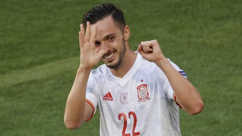 斗牛士军团的血色狂舞：西班牙五球横扫斯洛伐克，从绝境到狂欢的救赎之夜