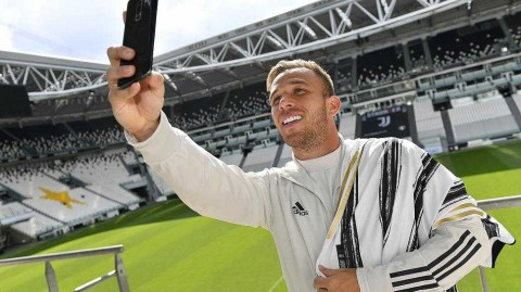 斑马军团新核心驾到：阿图尔身披五号，梦想在都灵城起航