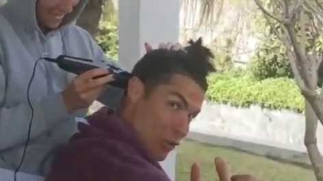 C罗居家理发记 回顾总裁二十年发型演变史