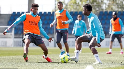 伤病阴影下的最后一搏：皇家马德里的西甲争冠关键备战