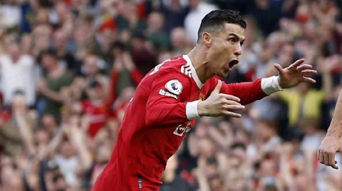 王者归来三度戴帽谱写传奇 二十球壮举绵延十六载