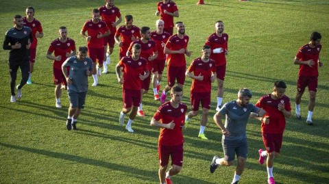 巴尔干雄鹰首航：北马其顿国家队欧洲杯前夕的汗水与梦想