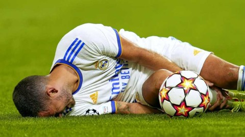 皇马生涯的遗憾篇章：回顾阿扎尔白衣岁月的高光与失落