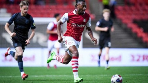 布里斯托尔城主场力擒哈镇 威尔斯头槌塞梅尼奥爆射锁定胜局