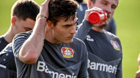 欧联杯生死战前最后的阳光：勒沃库森众将蓄势待发