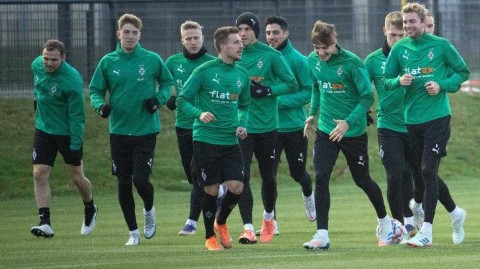 普鲁士公园的寂静战役：门兴格拉德巴赫欧冠死亡之组突围前夜