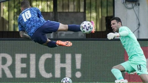 欧洲杯前最后热身 奥地利与斯洛伐克在维也纳互交白卷