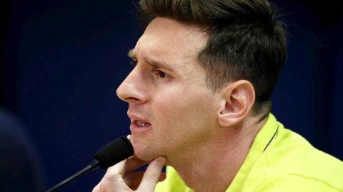 梅西时隔四年重返发布会 携皮克出席国王杯赛前访谈