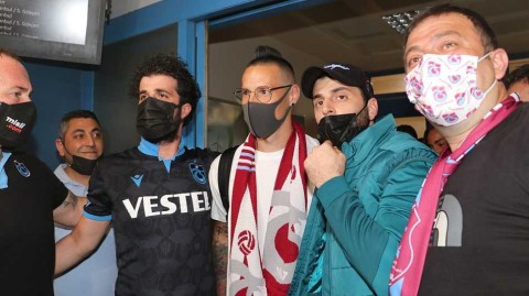 摩西干发型闪耀小亚细亚 哈姆西克登陆土超获英雄般礼遇