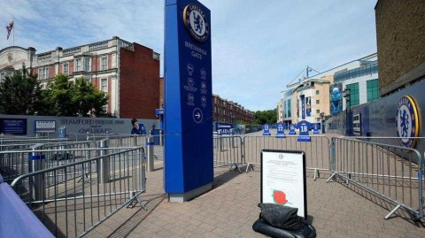 疫情阴霾下的蓝桥：空场之中，斯坦福桥的坚守与希望