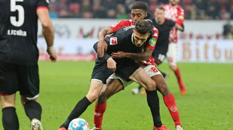 美因茨与科隆各取一分，莱茵河德比激情碰撞