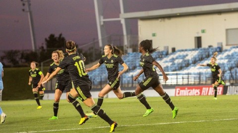 绿茵玫瑰对决：曼城女足憾负皇马女足欧冠资格赛纪实