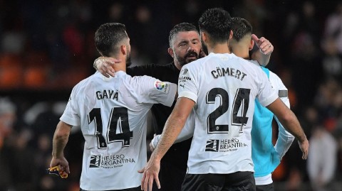 蝙蝠军团主场完胜 瓦伦西亚力克十人皇家贝蒂斯