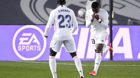 西甲-维尼修斯第89分钟绝平救主 皇马主场1-1憾平皇家社会