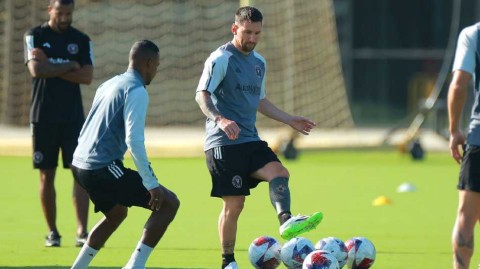 梅西亮相迈阿密国际首训 绿茵场上开启美国新篇章