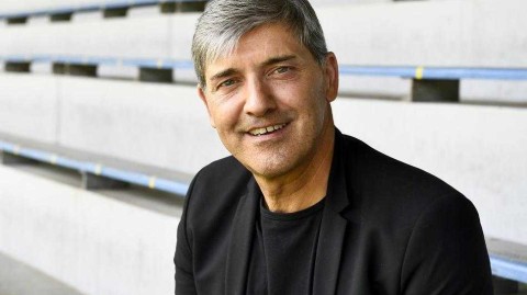 疫情下的空场与希望：圣吉尔联合新帅在寂静主场谱写序章