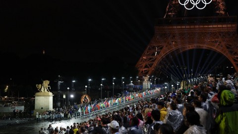 巴黎奥运男足B组首轮：阿根廷1-2摩洛哥——补时绝平被判无效，两小时中断后东道主爆冷“开门黑”