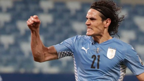 天蓝军团强势突围：乌拉圭完胜玻利维亚，卡瓦尼终结悬念