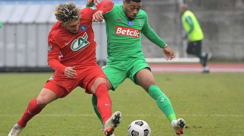 法国杯绿军险胜 业余队虽败犹荣