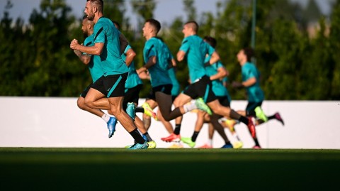 蓝黑军团启航：国际米兰202122赛季意甲前瞻与备战瞬间