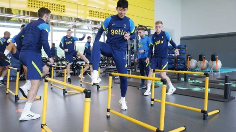 热刺将士挥汗备战孙兴慜领衔冲锋