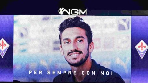 意甲赛场上永不熄灭的紫百合：深情缅怀队长阿斯托里