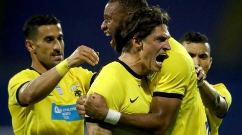 欧冠资格赛激战 萨格勒布迪纳摩主场遭雅典AEK逆转